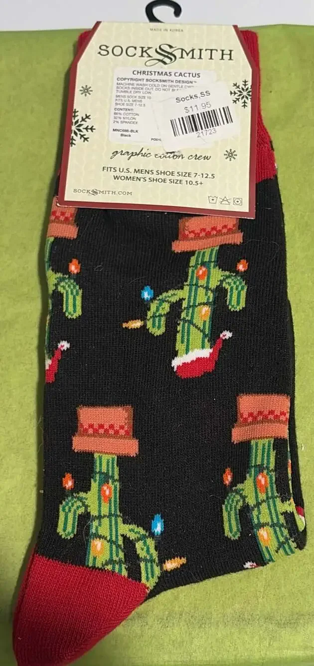 Socksmith Christmas Cactus Crew Socks Size 7-12.5 Black Cotton
